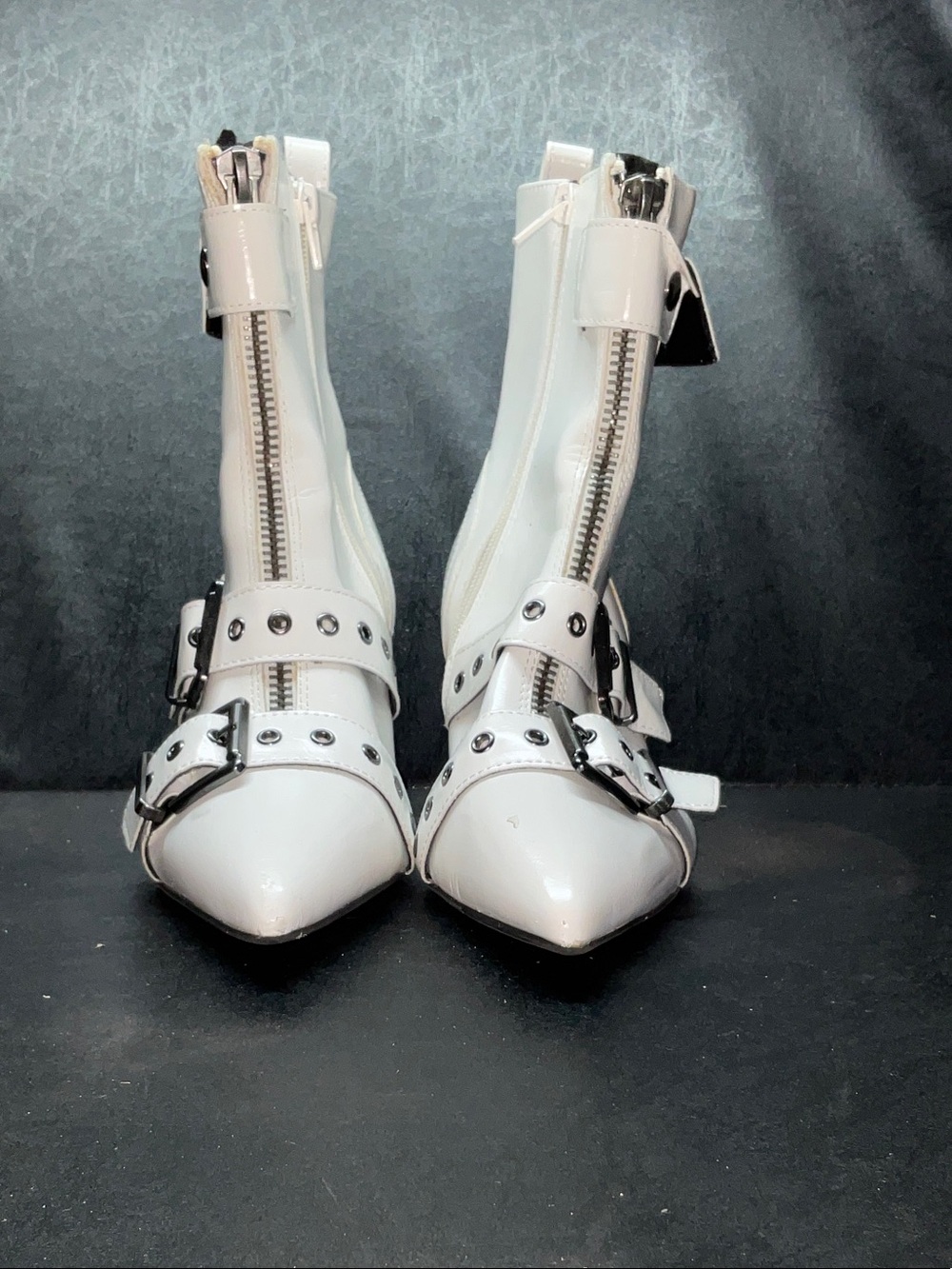 Wild Pair White Pointed-Toe Buckle Ankle-Heel Boots